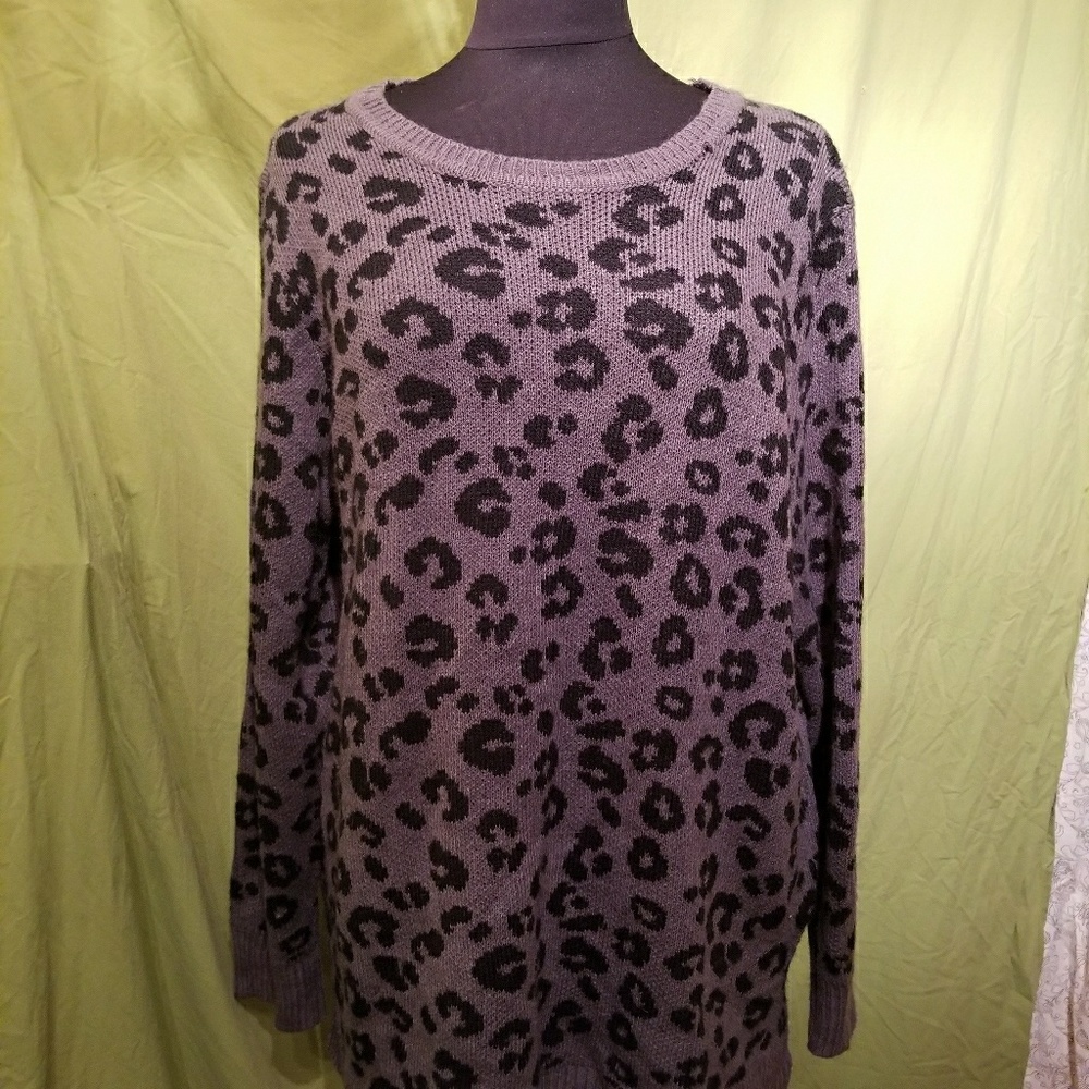 Faded Glory 2X Gray/Black Leopard Print Sweater